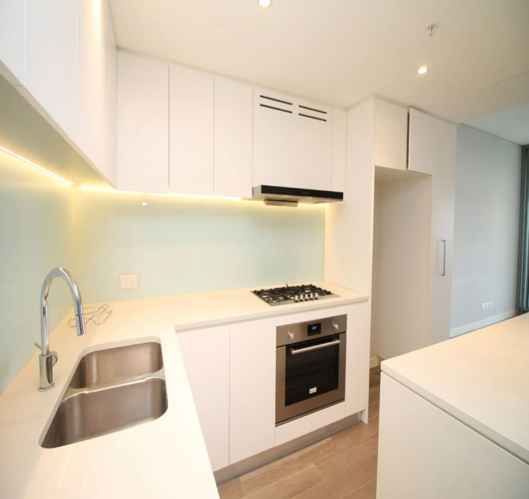 L8/3 Foreshore Place, Wentworth Point