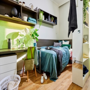 Twin room in shared apartment