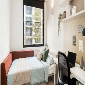 Single Bedroom – 6 Share Apt